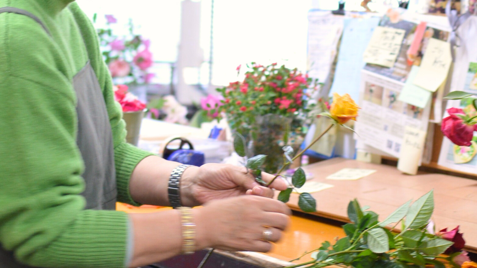 ネコハナギフト M （バラ）(4,800円) | 猫にとって安全性の高いお花を